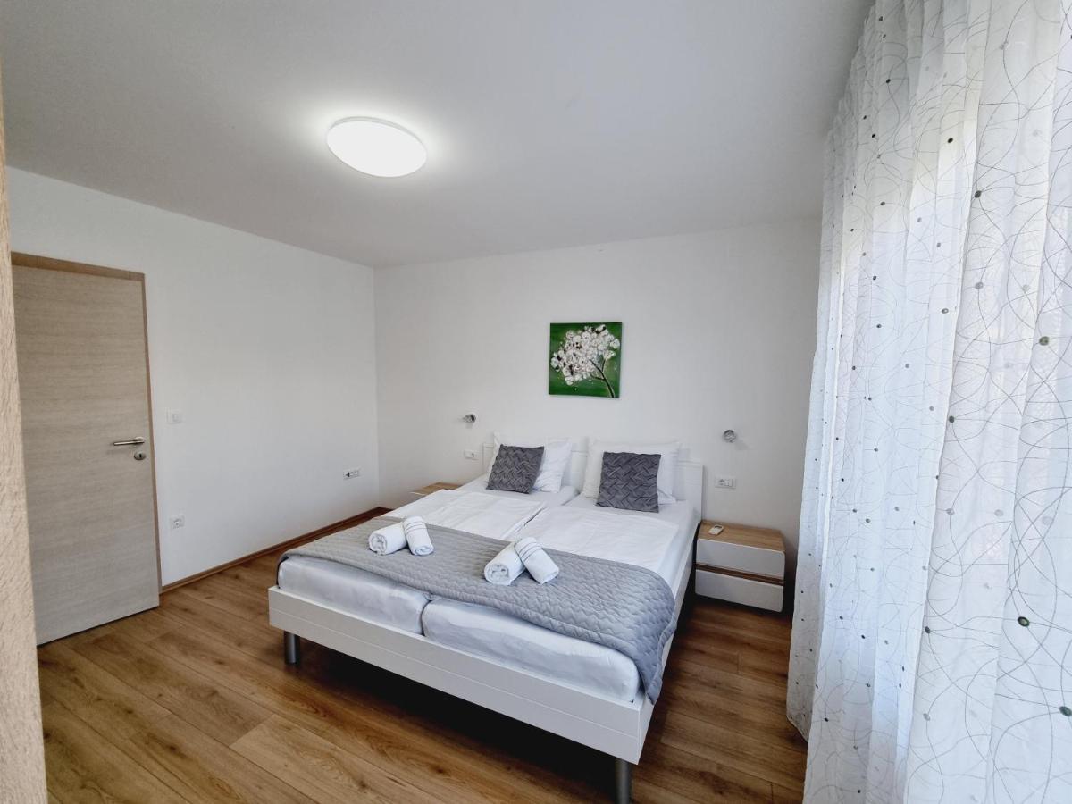 קרק Apartman Maslina מראה חיצוני תמונה